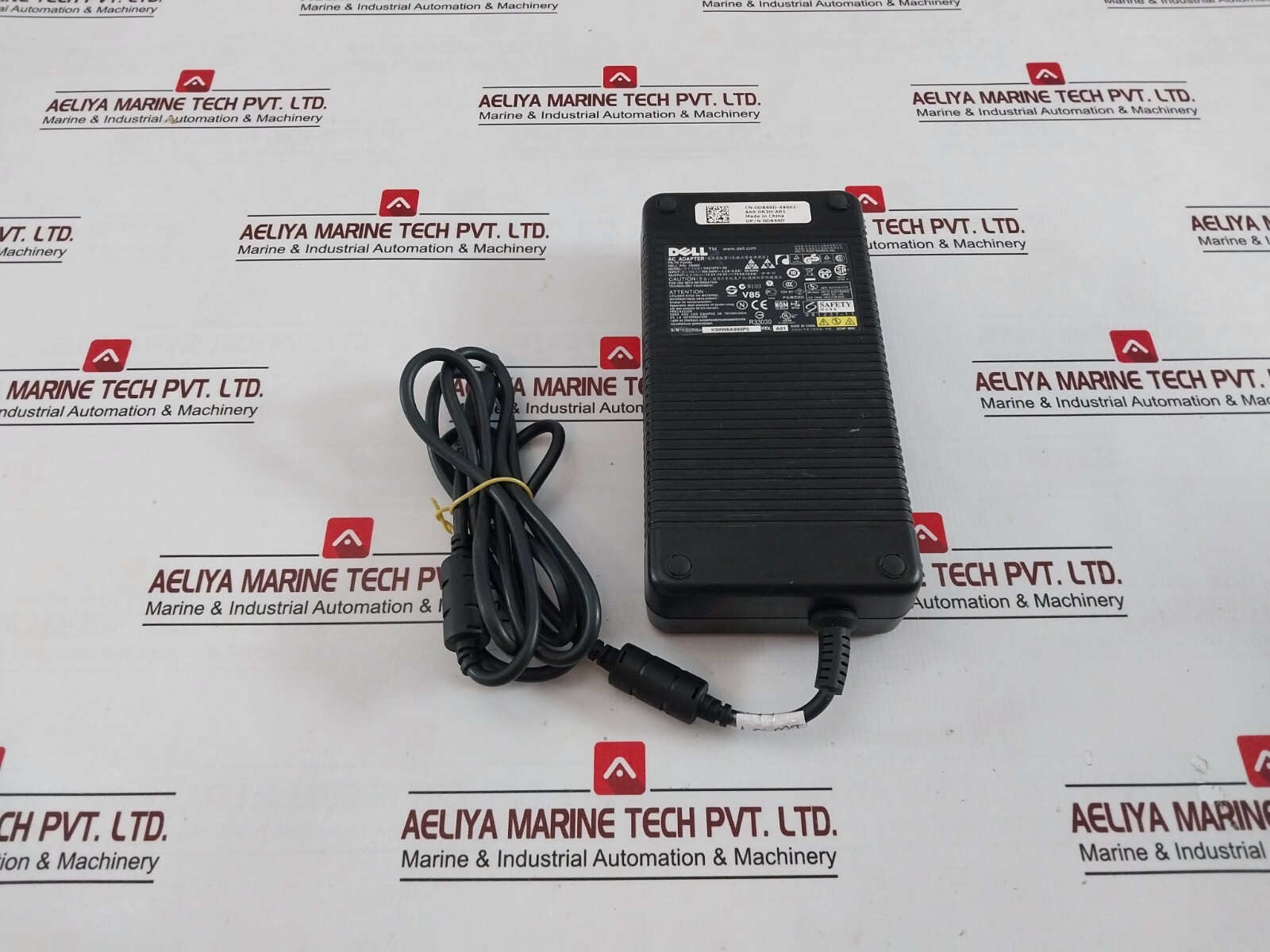 DELL DA210PE1-00 AC Adapter D846D Rev A01 1.5 Meter 100–240V 3.2A 50–60Hz