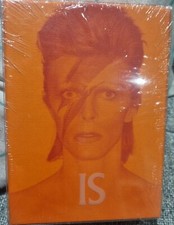 David Bowie Is Leaving Hundreds of Clues 50  postcard boxed set new wrapped