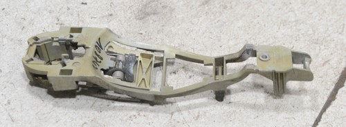 VW Passat 3B Limo Bj 98 Rahmen Halter Tür Griff aussen vorne LINKS #108742-C147