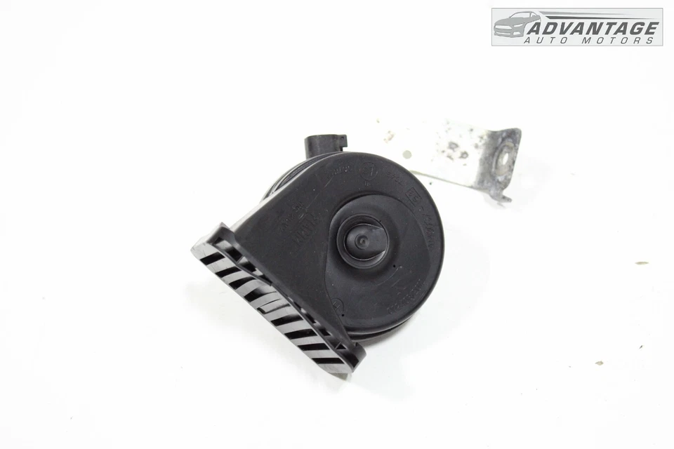 Alfa Romeo Stelvio 2017-2023 frontal lado derecho nota alta tono bocina señal OEM Foto 2 de 4