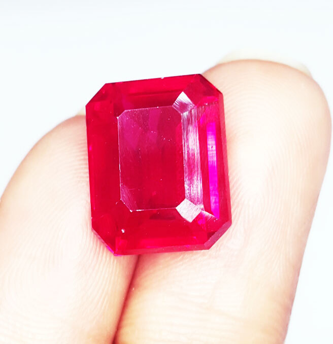 Pendentif En Argent 925 Avec Rubis Naturel Rouge Certifié AGL - Coupe émeraude