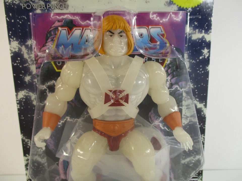 SUPER7 MOTU MASTERS OF UNIVERSE VINTAGE COLLECTION GLOW IN DARK HE-MAN FIGURE - Image 3 of 4