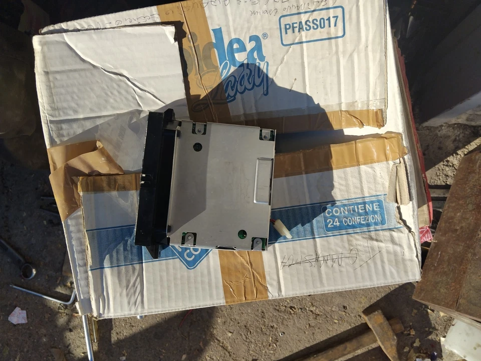 Interruttore elettronico del climatizzatore Cadillac De Ville 1983-1985 - Immagine 2 di 3