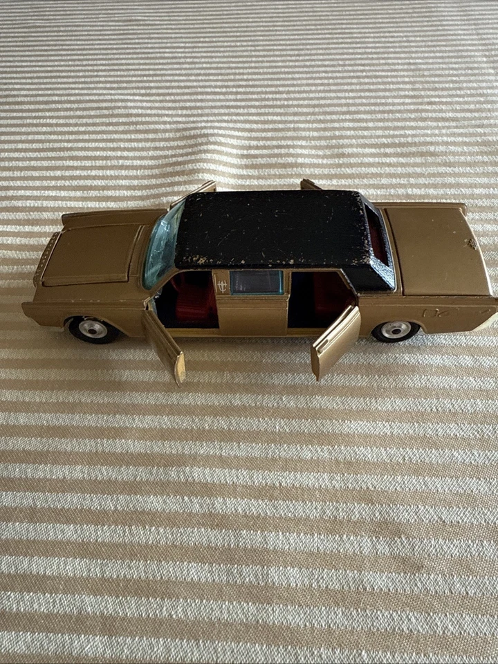 Vintage Corgi Toys Lincoln Continental Executive Limousine Car Automobile  - Image 3 of 4