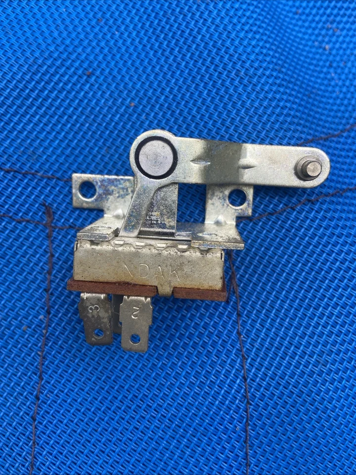 3819637 - NOS GM Heater / Blower Switch 1963 Chevrolet Pass, Impala, Biscayne - Image 4 of 4