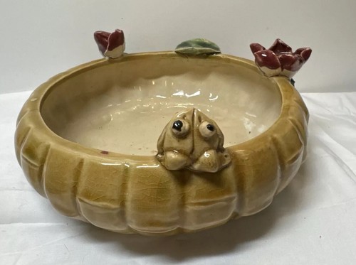 Vintage Majolica Frogs Lily Pad Planter Pottery Yellow Bowl - Picture 3 of 14