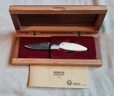 Böker Damast Jahresmesser 2000. Nr.935/999. Modifiziert, Damaststahl 300 Lagen. - Bild 1 von 2