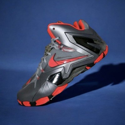 NIKE LEBRON XI 11 ELITE ''TEAM'' MENS BASKETBALL SHOES -  MENS SIZE 9