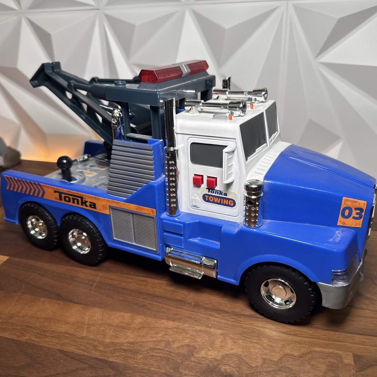 TONKA MIGHTY MOTORIZED TOW TRUCK VEHICLE | eBay