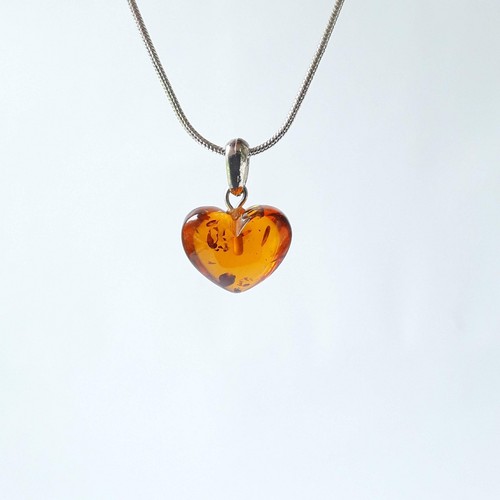 Baltic amber HEART pendant necklace, gemstone pendant on a silver color chain - Picture 2 of 13