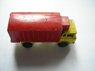 44-A GMC Refrigerator Truck  Matchbox Superfast Lesney bespielt schmale  Räder