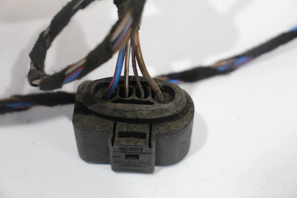 Conector enchufe de 4 pines y cable de longitud corta VW Voyage 5U Mk3 1J0919231 - Imagen 3 de 4