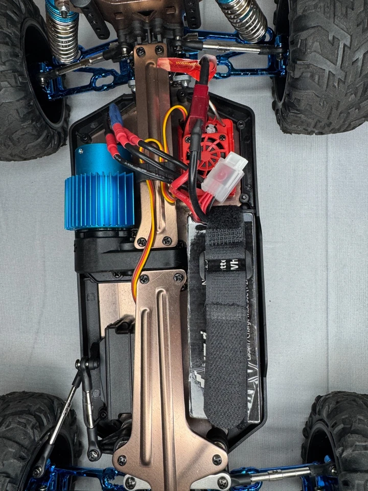 Amewi Crusher RC Monstertruck 4WD 1:10 Brushless 3S bis 80 km/h - Bild 4 von 4