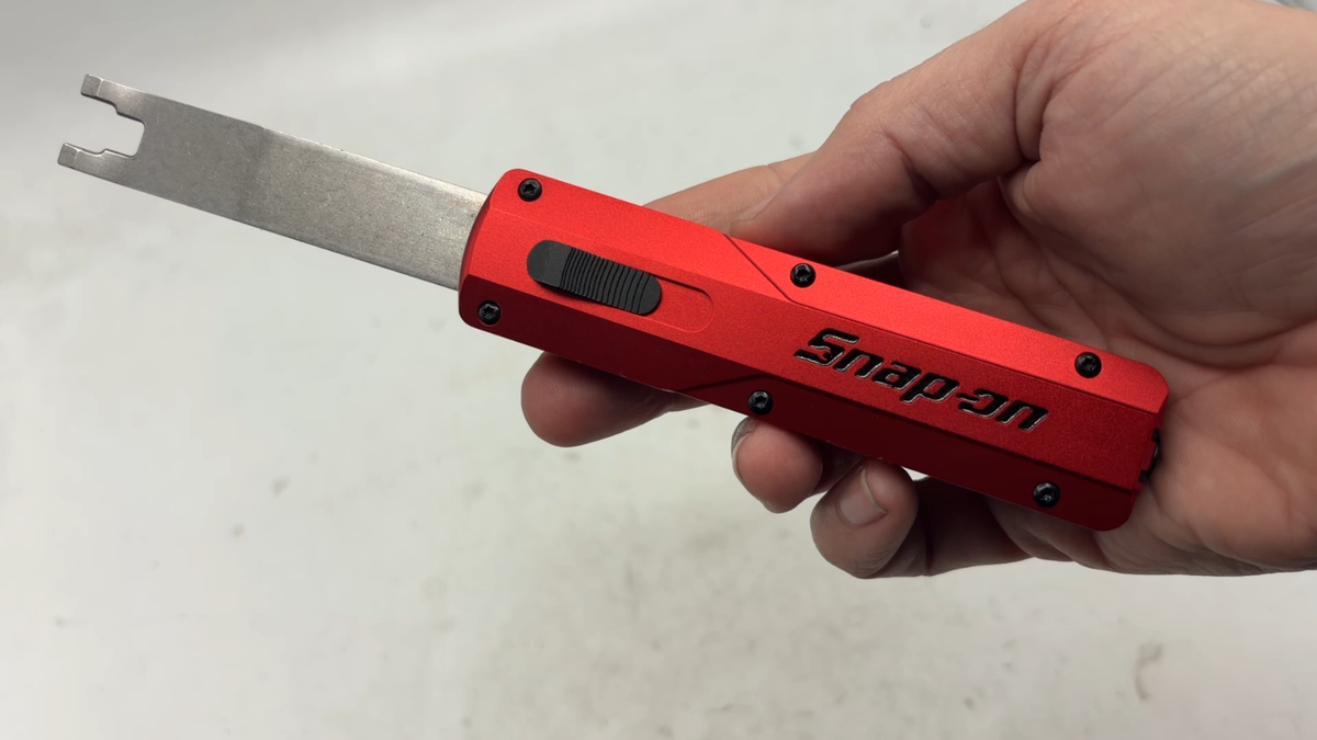 Snap on Tools Red Retractable Trim Clip Removal Tool PBFT50R New