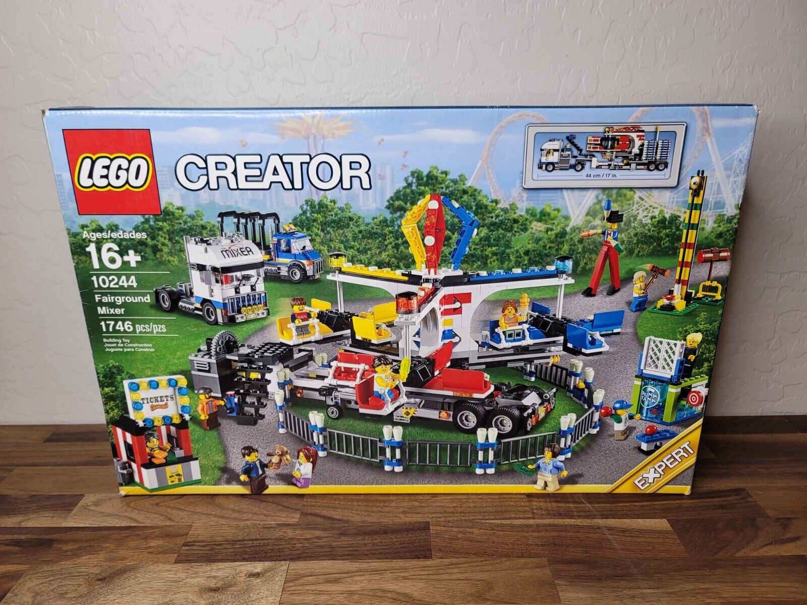 LEGO CREATOR Fairground Mixer 10244 W/Box, Manuals & Minifigures - WORKS *READ*