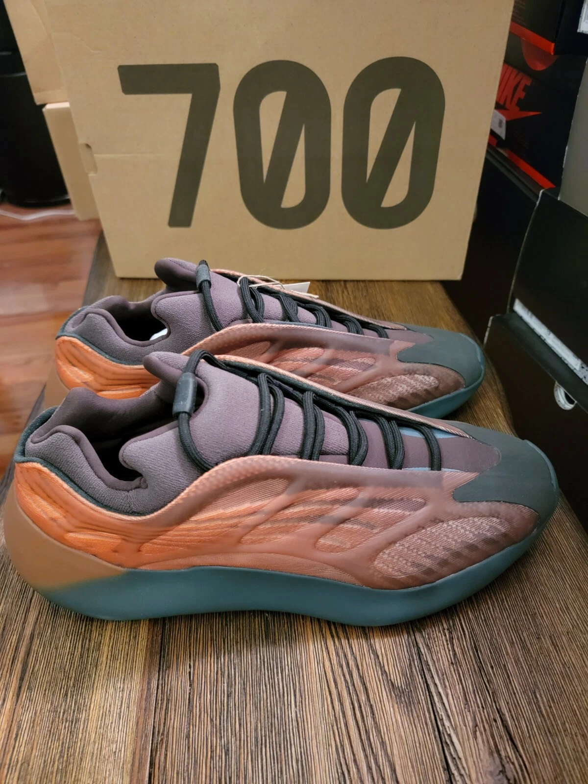 Adidas Yeezy 700 V3 rame sbiadito taglia 13 5 GY4109 SPEDIZIONE AL PIÙ PRESTO