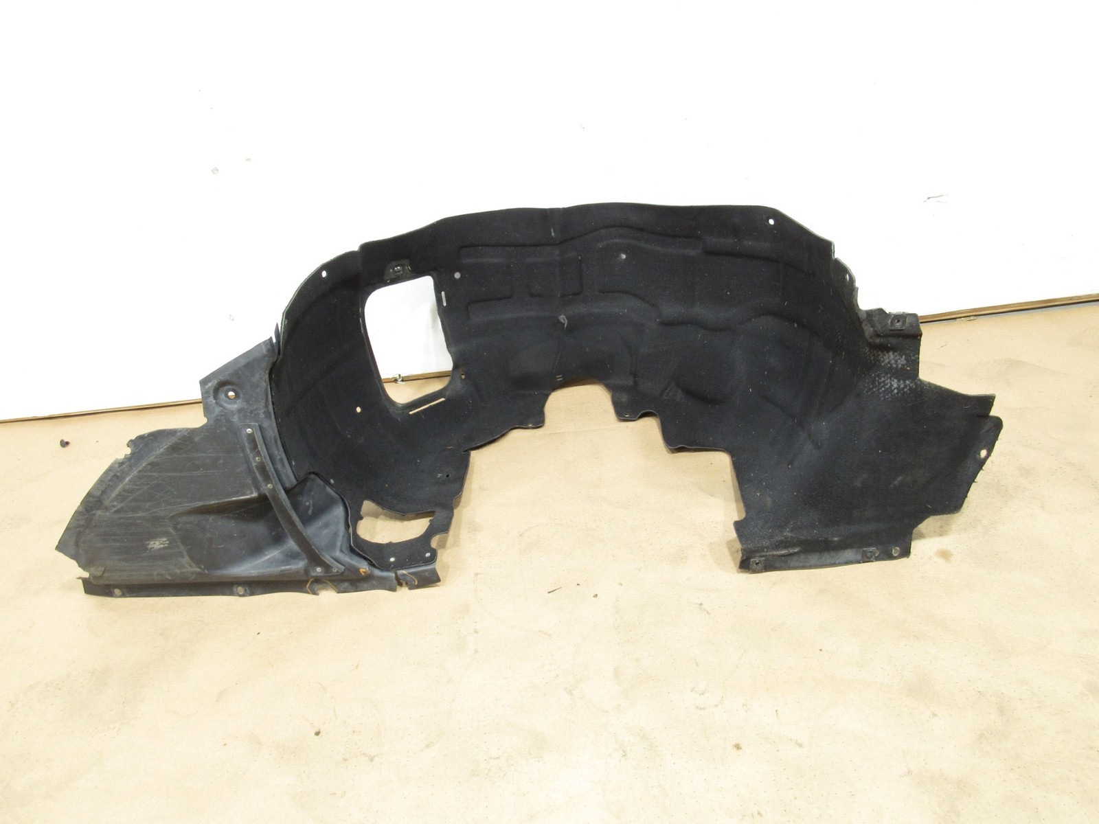 14-18 Aston Martin Vanquish 2014 Front Left Fender Liner Splash Shield Guard *:Y