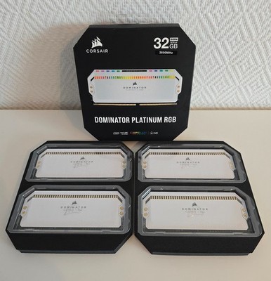 Corsair Dominator Platinum RGB 32 GB (4x8 GB) DDR4 DRAM 3600 MHz Speicherkit