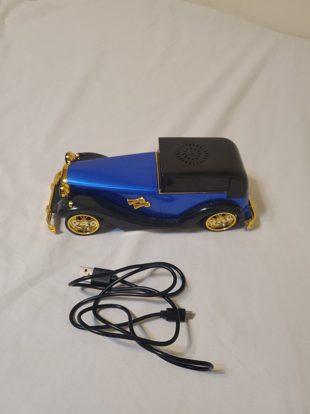 Bluetooth Speaker with Vintage Car Design, FM Radio, USB, Rechargeable, Clear Sound-image