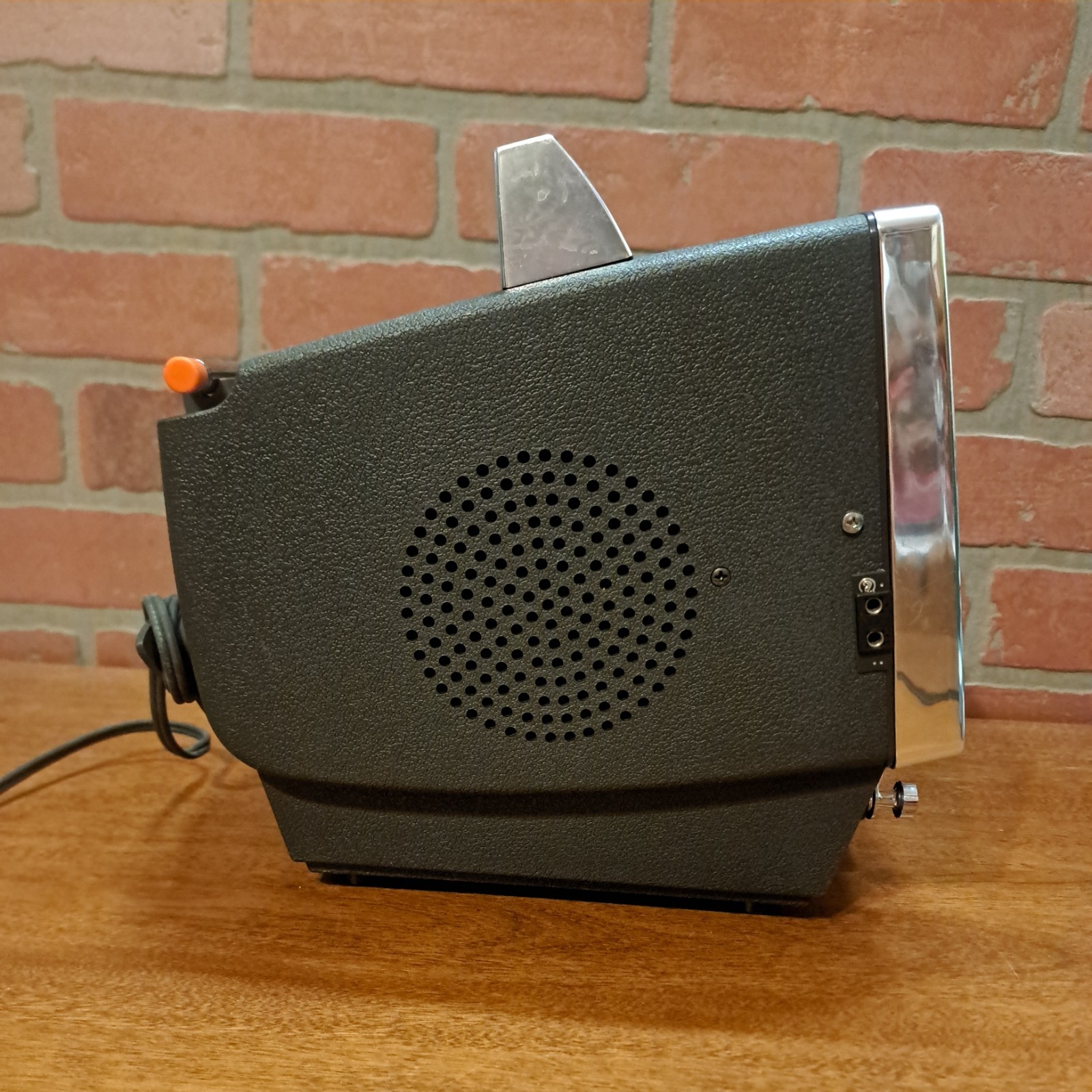 Sony  7" TV-740 Black White Television UHF VHF Vintage 1970's WORKS