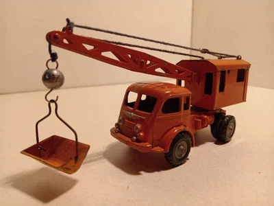 PA CIJ F Camion Renault Faineant 5T Grue avec godet orange tole 1/43 TBE - Photo 1/4