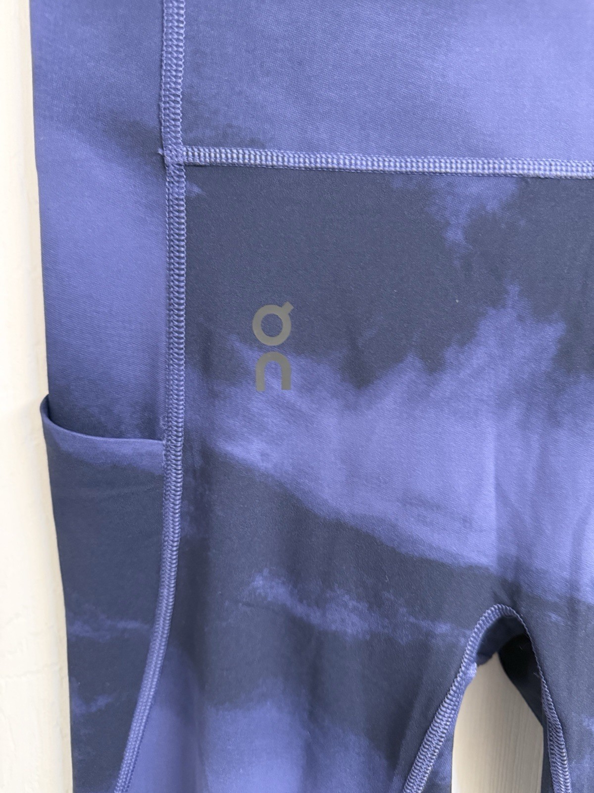 On Cloud Women's Long Tights Full Length Light Compression Running Blue Size S-image