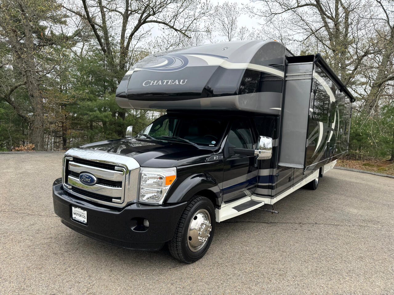 2015 Thor Motor Coach Chateau Super C 35SF 17,000 Miles BLUE Class C