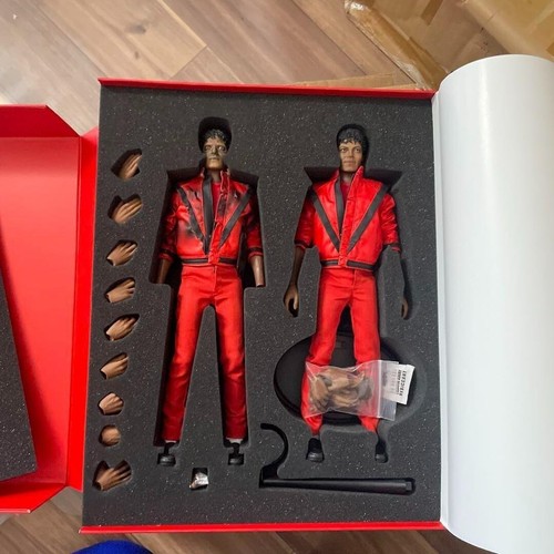 Hot Toys Michael Jackson 1/6 Action Figure Thriller Version - Picture 3 of 8