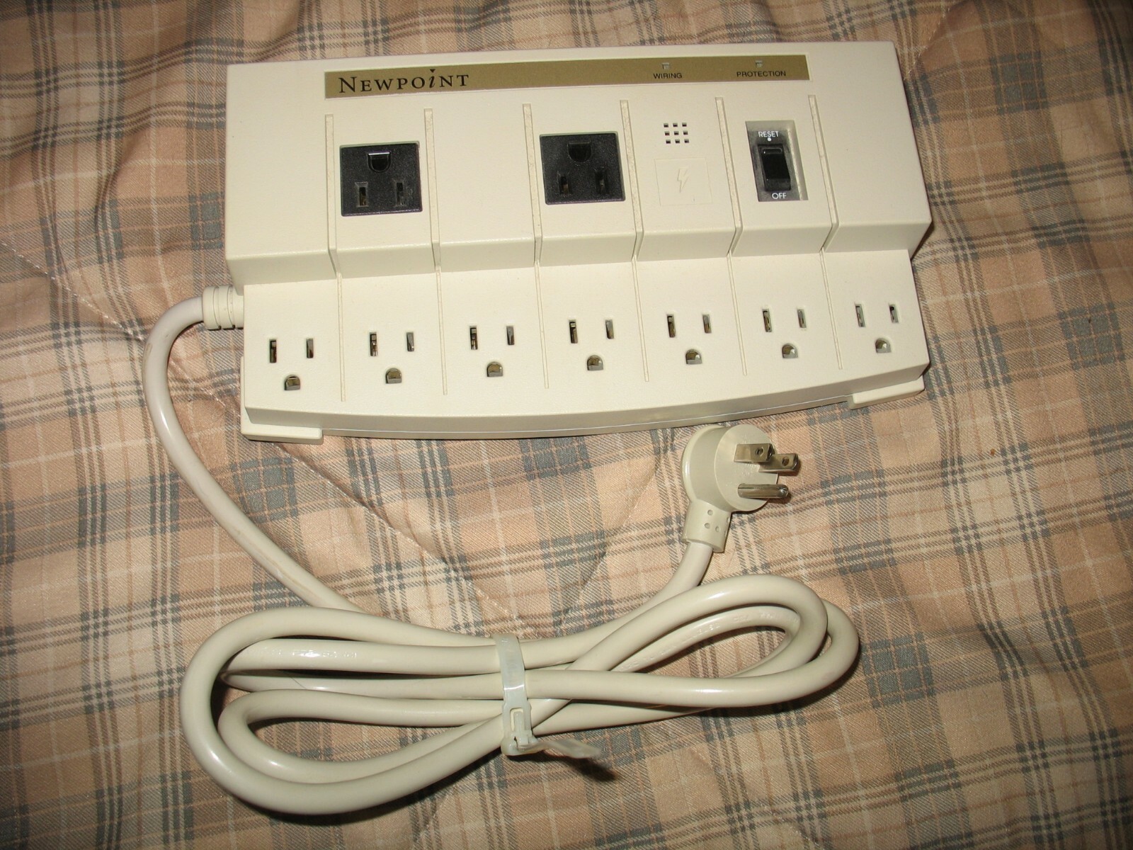 Newpoint Surge Protector 9 Outlet + Telephone Line, 6' Power
