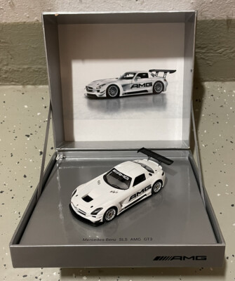 Mercedes-Benz SLS AMG GT3 1:43 weiß MINIMAX