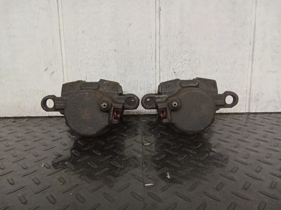Par de pinzas de freno delanteras Chevrolet S10 S10 Blazer S15 Jimmy 1983-1997 4x4 OEM Foto 4 de 4