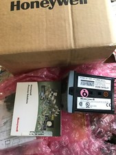 Honeywell Temperature Controller DC2500-CE-0A0R-210-00000-00-0