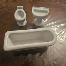 vintage ceramic bathroom set designed for a dollhouse likely '30-'50