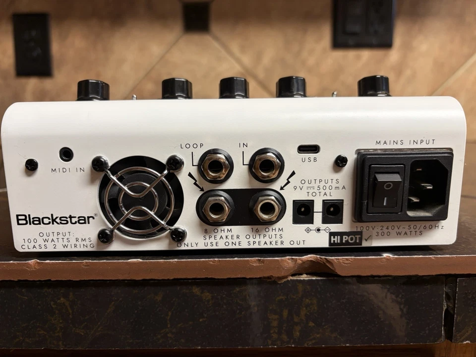 Blackstar Dept. Pedal amplificador de guitarra 10 AMPED 1 100 vatios Foto 3 de 4