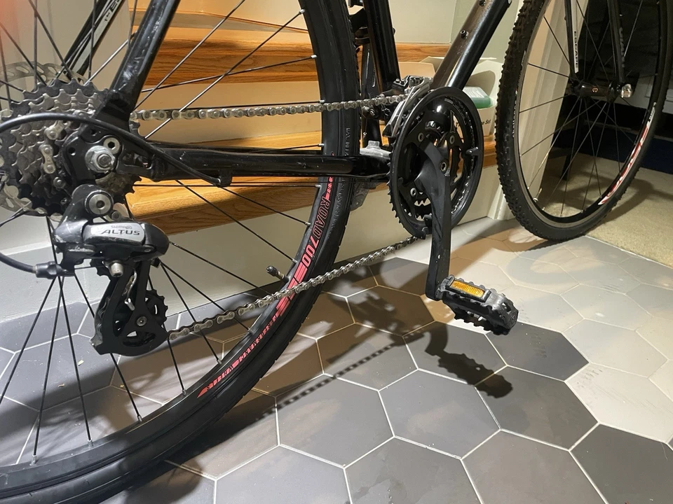 Giant Escape 3 Hybrid Bike – Used, Good Condition PICKUP ONLY  - Image 3 of 4