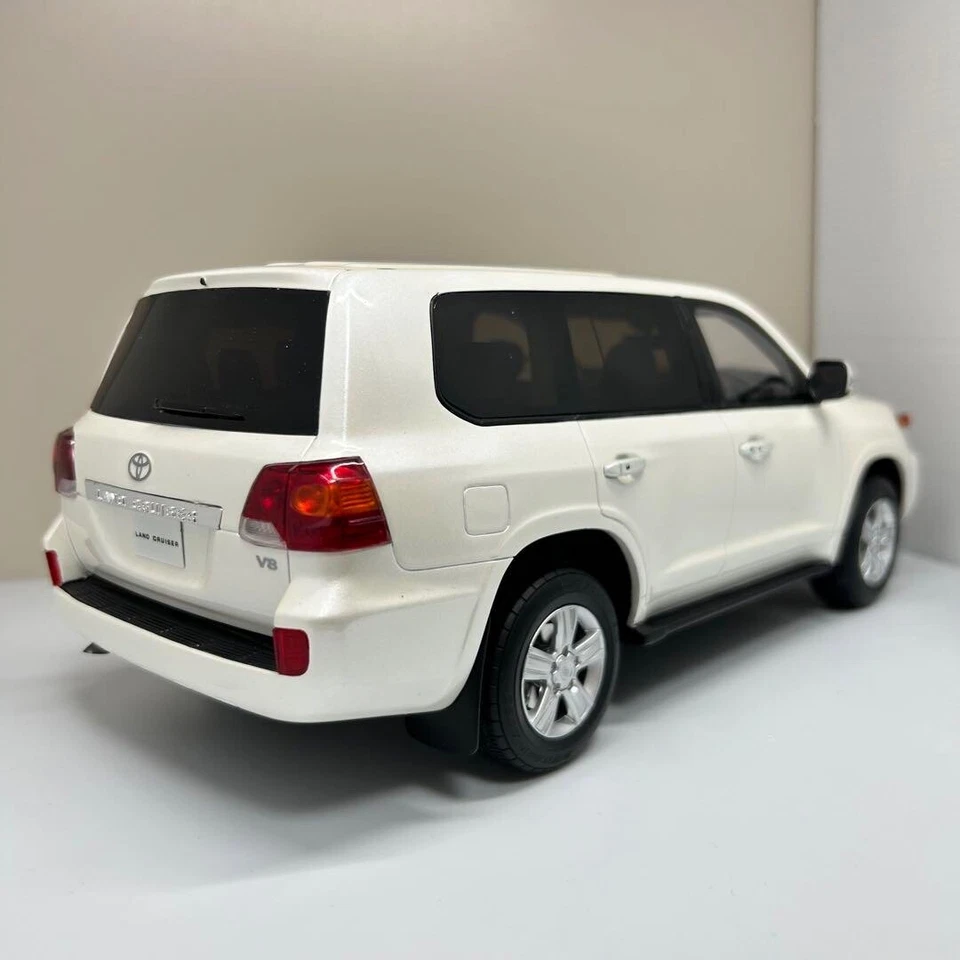 Scala 1/18 SAMURAI Toyota Land Cruiser Ax G Selection 200 Series Auto Giocatt... - Immagine 4 di 4