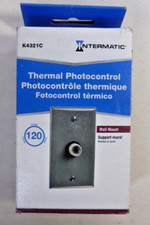 Fotocontrol térmico de posición fija Intermatic K4321C 120 voltios con placa de pared