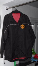 MANCHESTER UNITED RAIN JACKET MENS SIZE MEDIUM