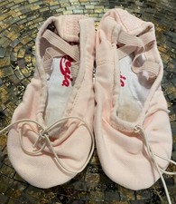 Capezio Women's 2030 New Canvas Juliet II Ballet Shoe Size 4 Light Ballet Pink