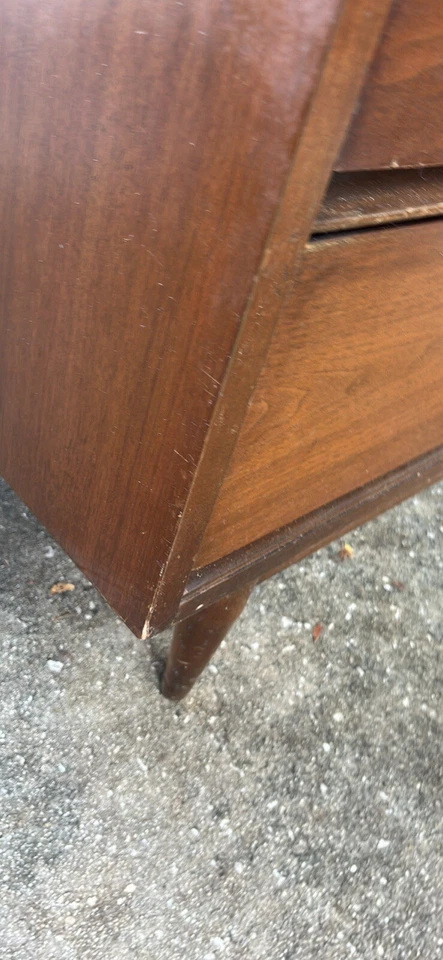 Cómoda moderna de mediados de siglo con 6 cajones. Madera y fórmica. 32”x52”x18” Foto 4 de 4