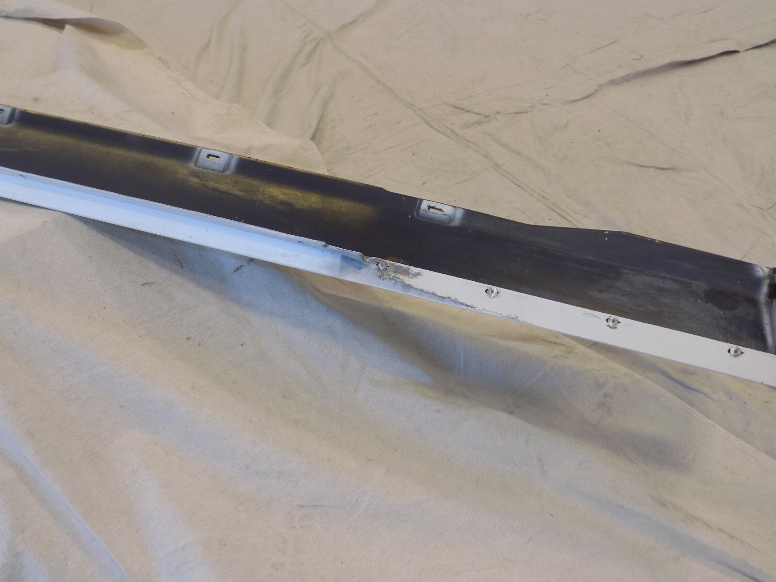 Rocker Panel Side Skirt Molding White RH Passenger OEM 1985 C4 Corvette ...