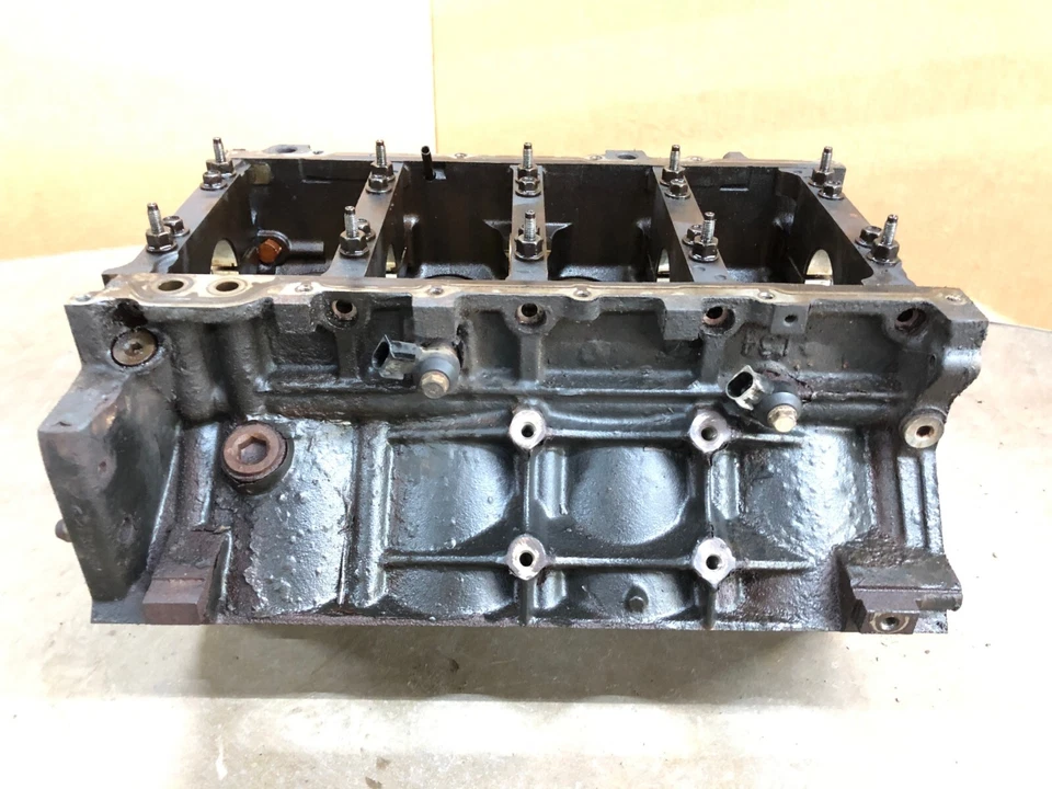 Chevrolet Tahoe 2007-2008 5,3 L V8 bloque de motor desnudo fabricante de equipos originales. Foto 2 de 4