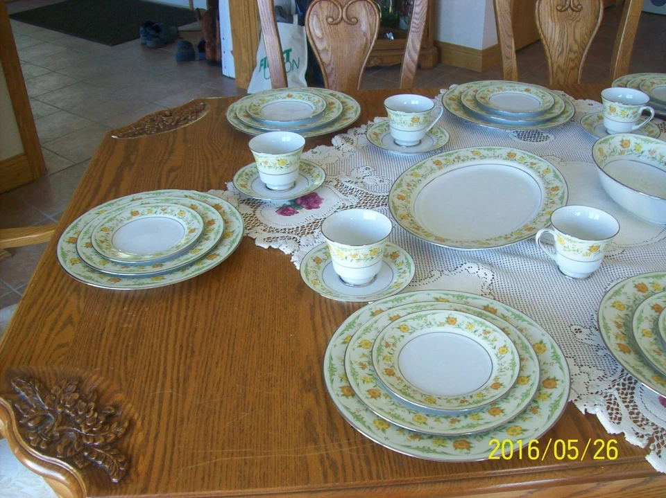 Padrão Noritake Atwood 2672 verde platina, ferrugem e amarelo padrão floral 43 - Imagem 2 de 4