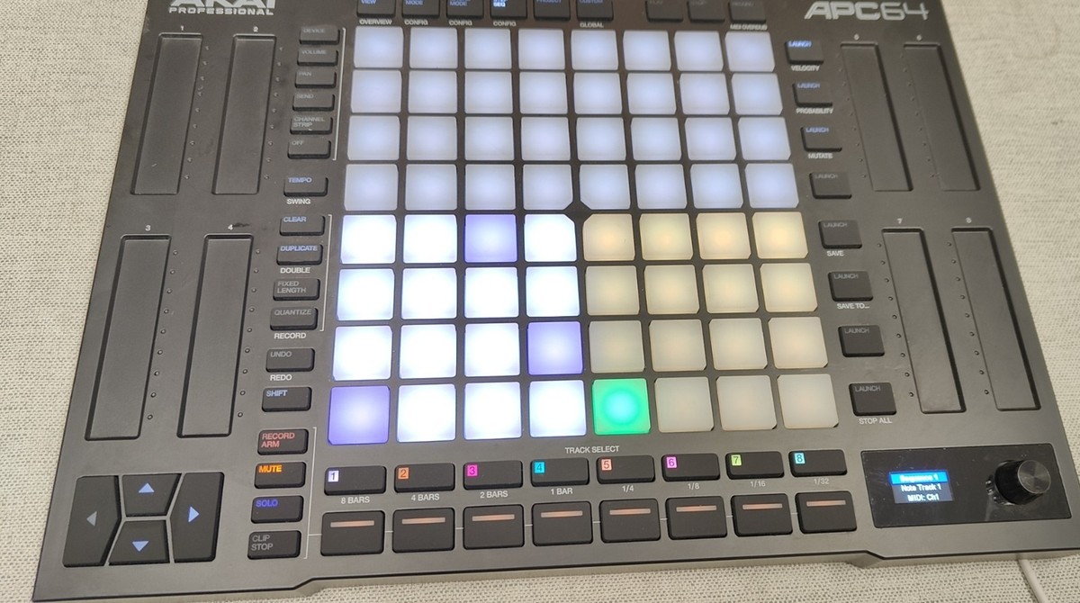 Akai Professional APC64 - Ableton MIDI Controller and Sequencer