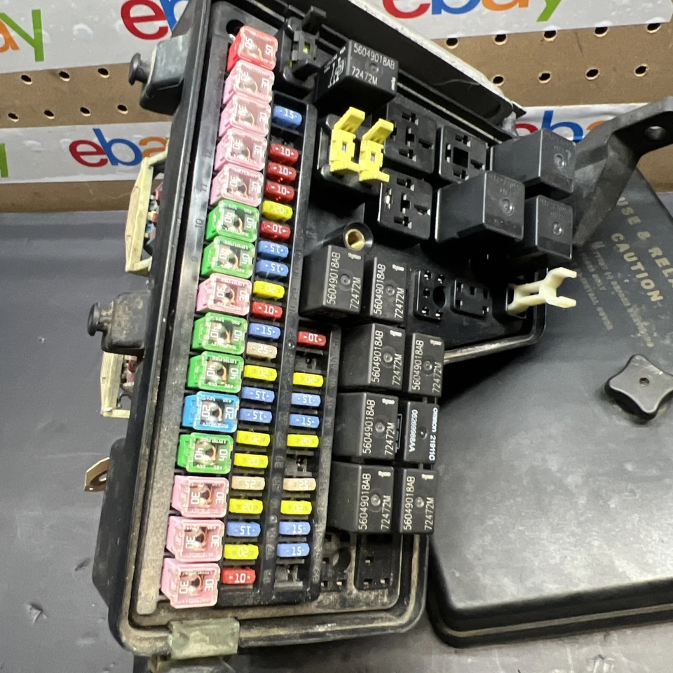 02-05 Dodge Ram 1500 Totally Integrated Power Module Fuse Box TIPM 56049011 - Image 2 of 4