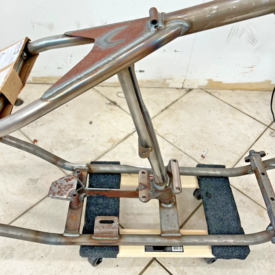 Quadro rígido de motocicleta Paughco 2 1/4” para cima/40° ancinho com MSO – Parte # S140RB – NOVO! - Imagem 2 de 4