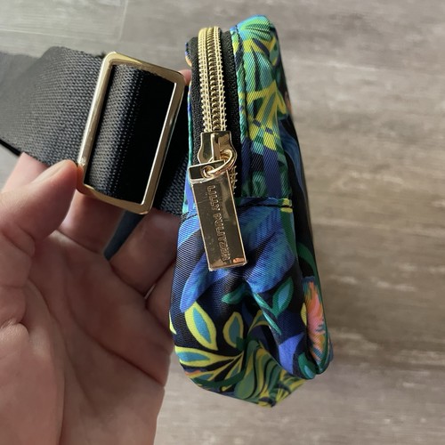 Neu mit Etikett Lilly Pulitzer Jeanie Gürteltasche Bauchtasche Crossbody Onyx (schwarz mit gold) - Bild 4 von 9