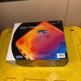 Sega Dreamcast Game Console with two controllers 8 games (TESTED WORKING)