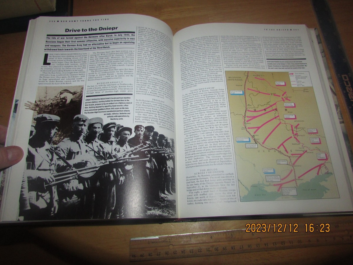 The World at Arms : The Reader's Digest Illustrated History of