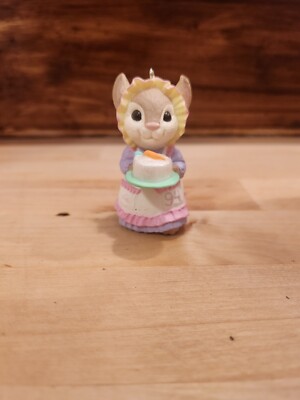 HALLMARK EASTER SPRING KEEPSAKE ORNAMENT YUMMY RECIPE 1994 MOUSE Carrot Cake 